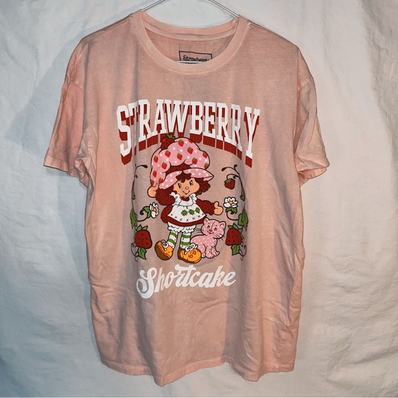Strawberry Shortcake Tops - Strawberry Shortcake Graphic Tee - Pink T-Shirt by Issac Morris LTD - Size M